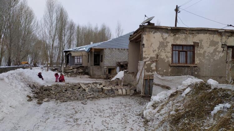 İran'da deprem oldu! Van'da onlarca ev yıkıldı