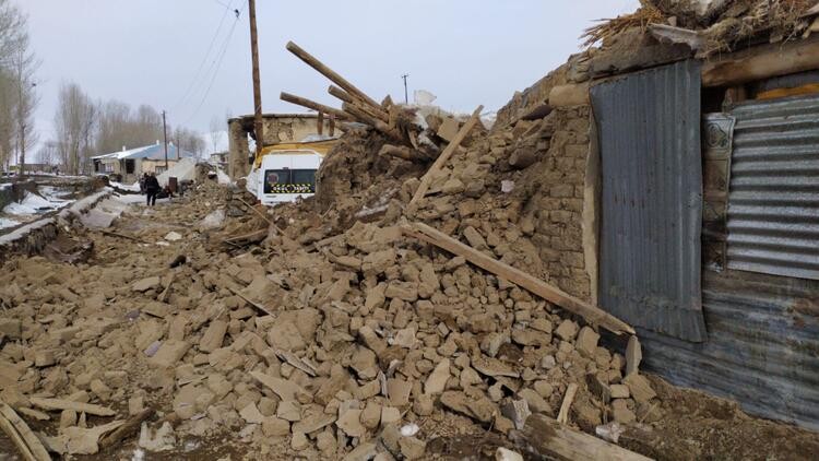 İran'da deprem oldu! Van'da onlarca ev yıkıldı