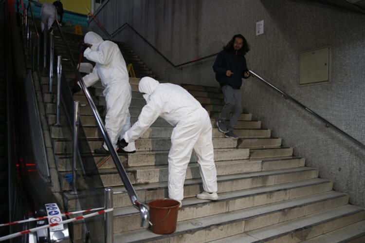 Başkentte metro ve Ankaray istasyonlarında virüs temizliği