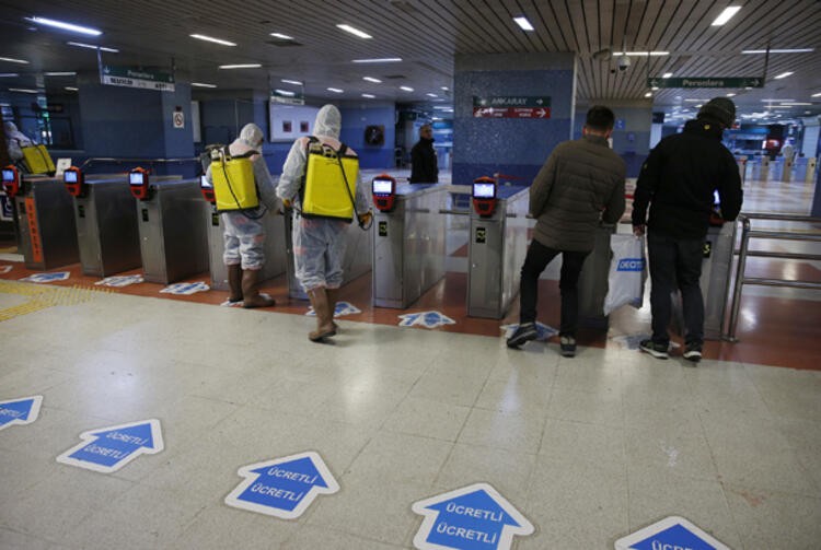 Başkentte metro ve Ankaray istasyonlarında virüs temizliği