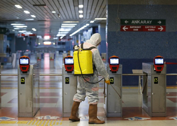 Başkentte metro ve Ankaray istasyonlarında virüs temizliği