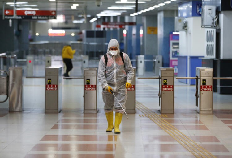 Başkentte metro ve Ankaray istasyonlarında virüs temizliği