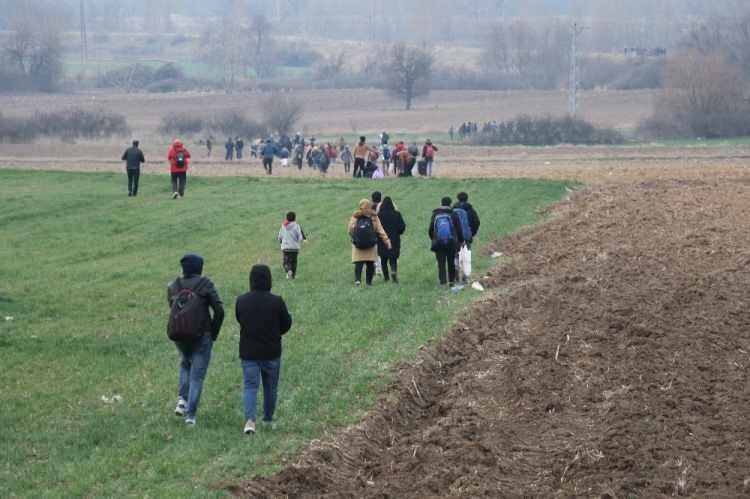 Türkiye'den sınıra akın sürüyor!