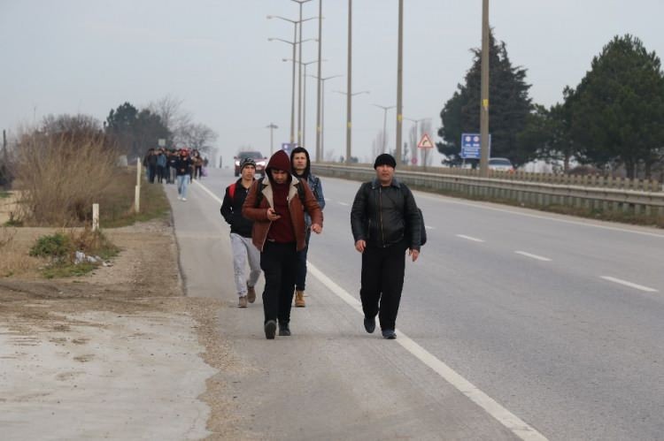 Türkiye'den sınıra akın sürüyor!