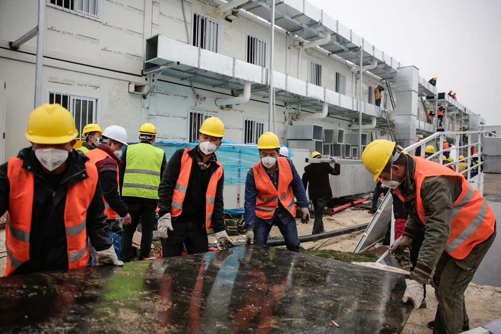 Çin'de koronavirüs hastanesi açıldı! 10 günde tamamlandı