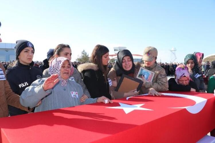 Çığ faciası şehitlerine hüzünlü veda