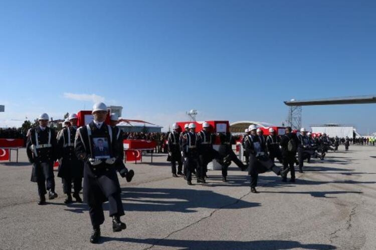 Çığ faciası şehitlerine hüzünlü veda