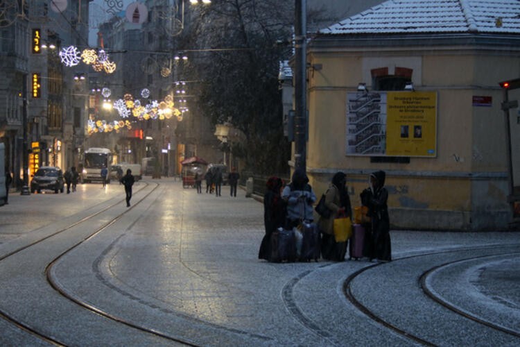 İstanbul beyaza büründü