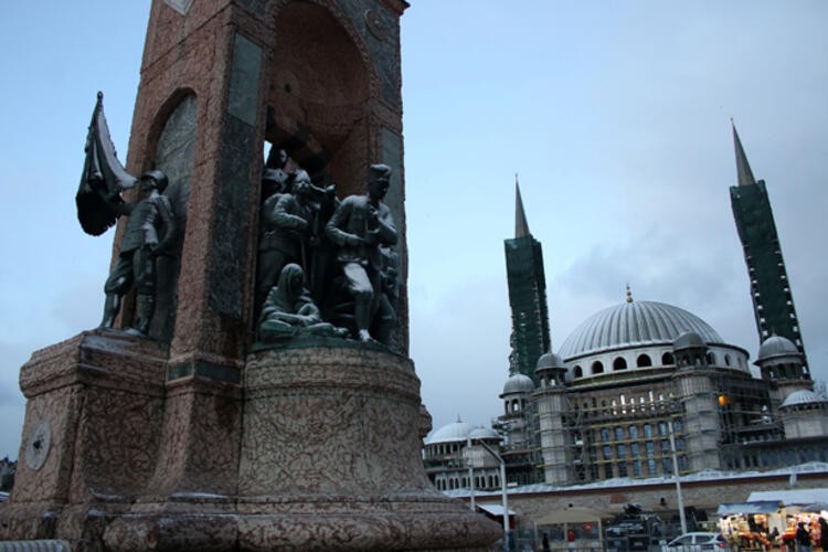 İstanbul beyaza büründü