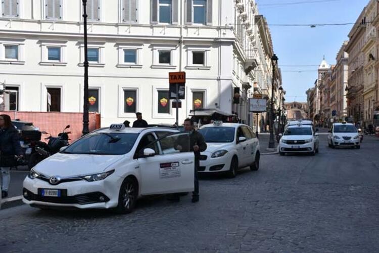 Korona virüs sonrası Roma sokakları bomboş