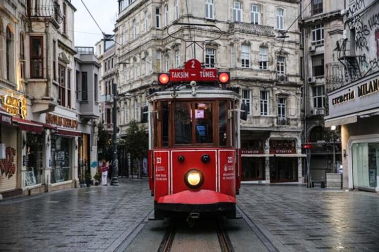 İstiklal Caddesi bomboş kaldı