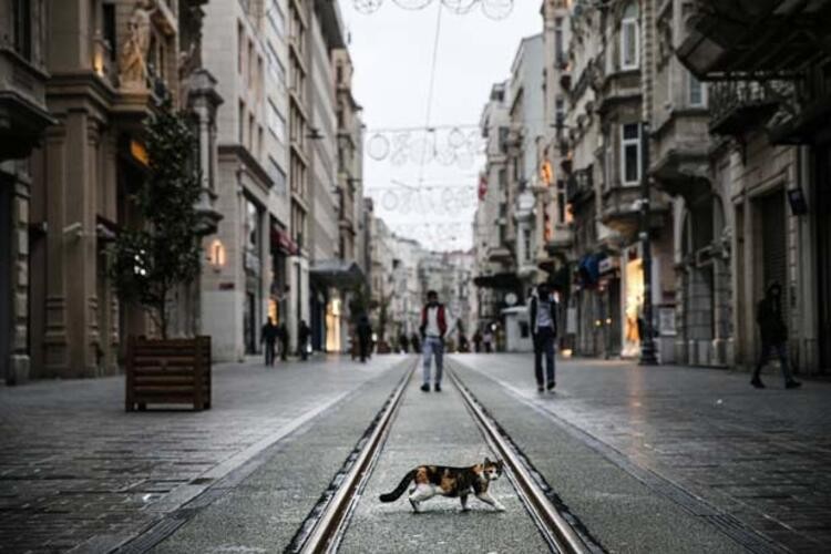 İstiklal Caddesi bomboş kaldı