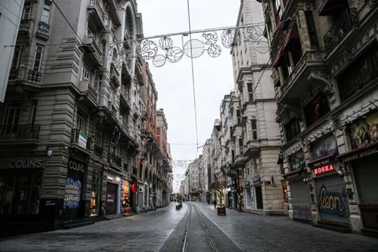 İstiklal Caddesi bomboş kaldı