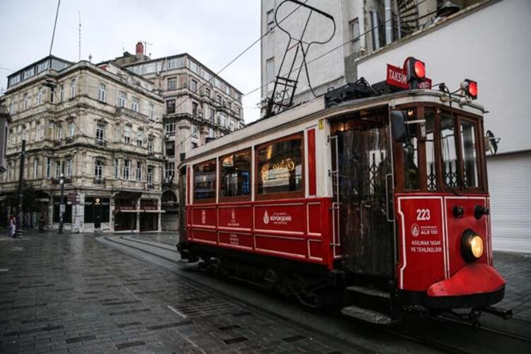 İstiklal Caddesi bomboş kaldı