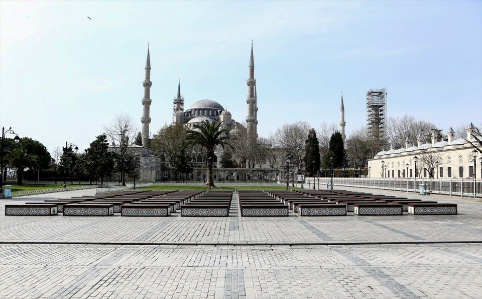 İstanbul sokaklarında korona virüs sakinliği