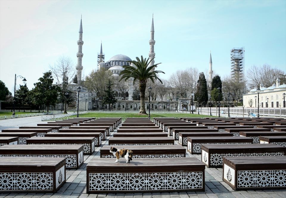 İstanbul sokaklarında korona virüs sakinliği