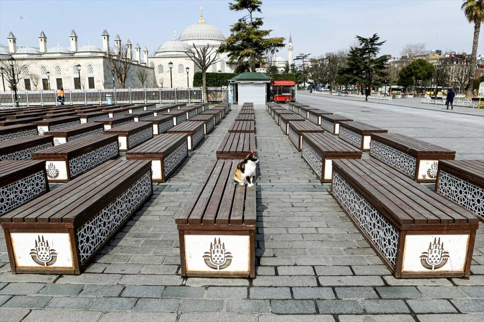 İstanbul sokaklarında korona virüs sakinliği