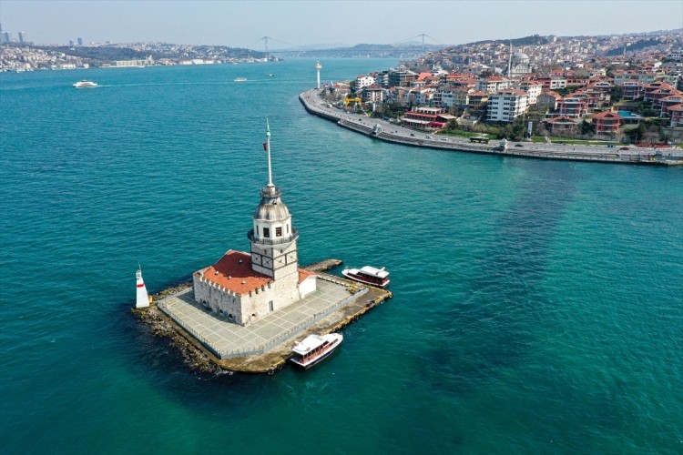 İstanbul sokaklarında korona virüs sakinliği