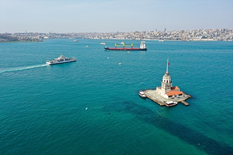 İstanbul sokaklarında korona virüs sakinliği