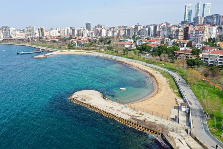 İstanbul sokaklarında korona virüs sakinliği