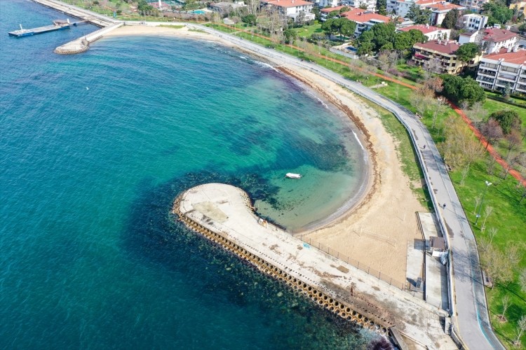 İstanbul sokaklarında korona virüs sakinliği