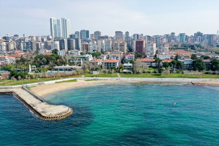 İstanbul sokaklarında korona virüs sakinliği