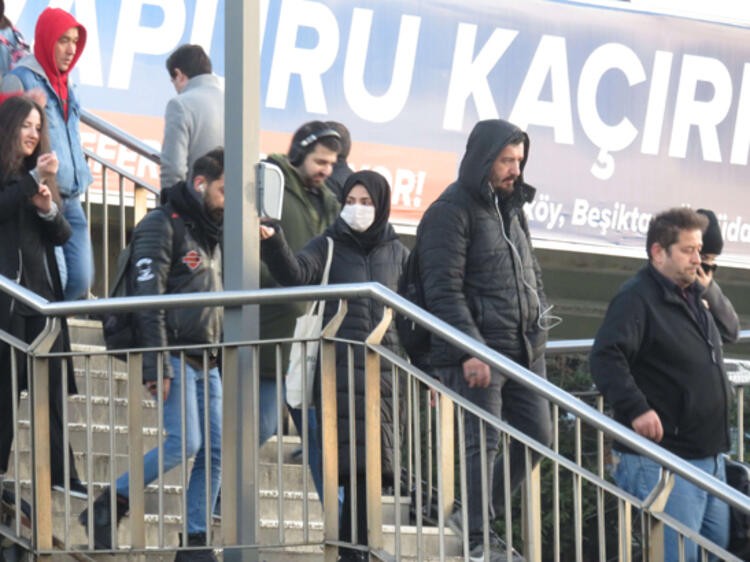 Bilim Kurulu Üyesinden uyarı: Pazara kadar evde kalın!