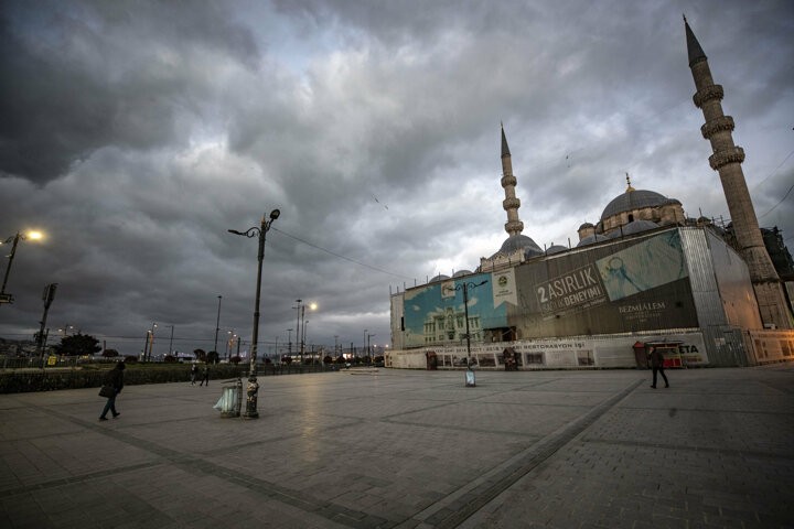 İstanbulu hiç böyle görmediniz: Tarihi kentte korona virüs sessizliği