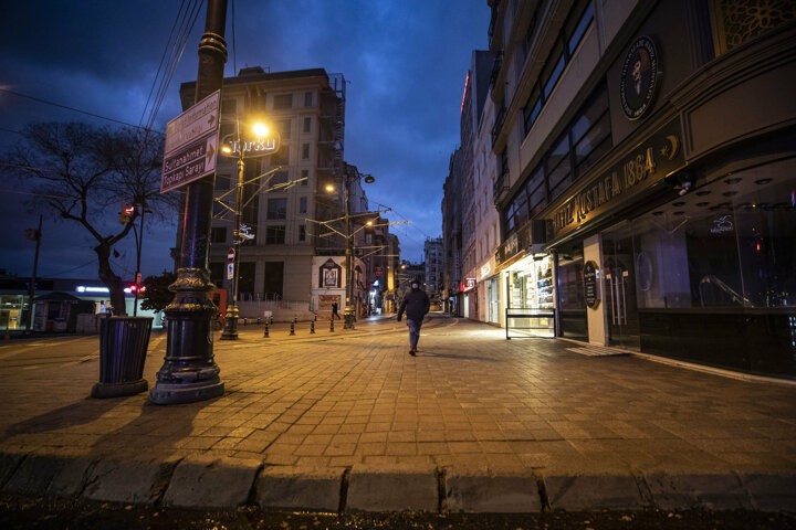 İstanbulu hiç böyle görmediniz: Tarihi kentte korona virüs sessizliği