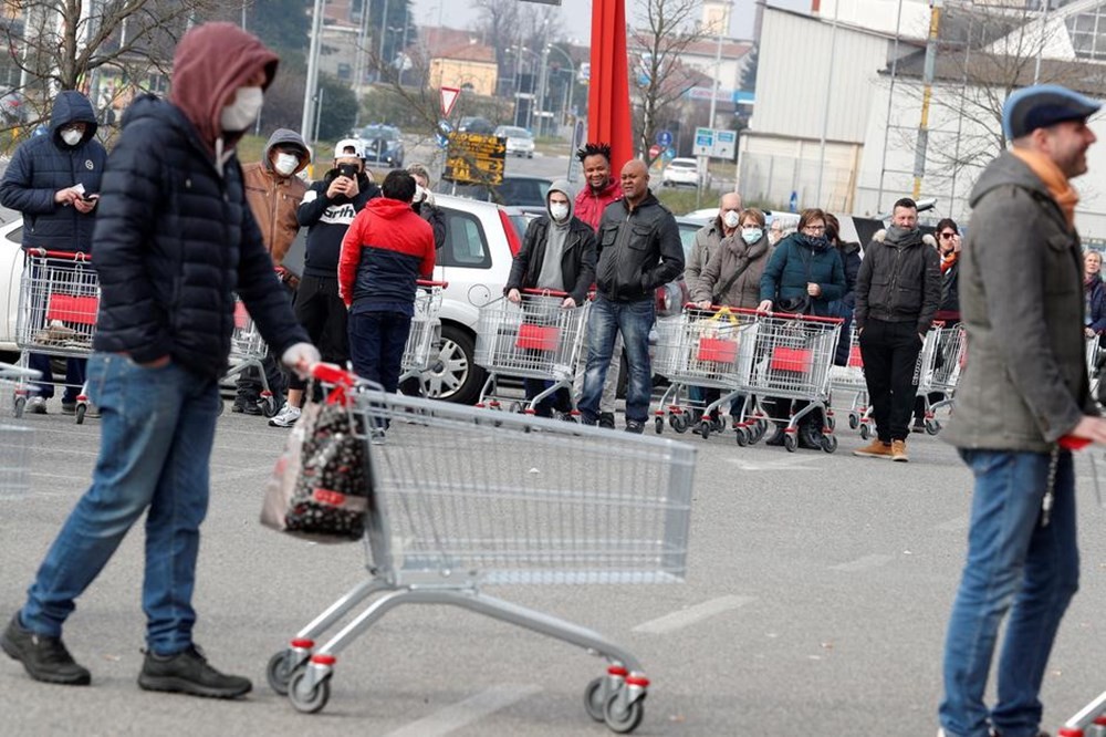 Ölen bir insandan ilk defa bir başkasına korona virüs bulaştı