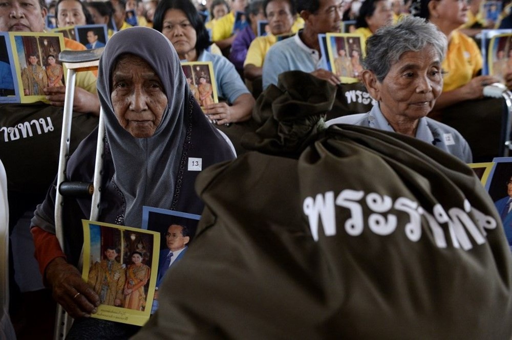 Tayland Kralı Almanya'da karantinadan kaçtı