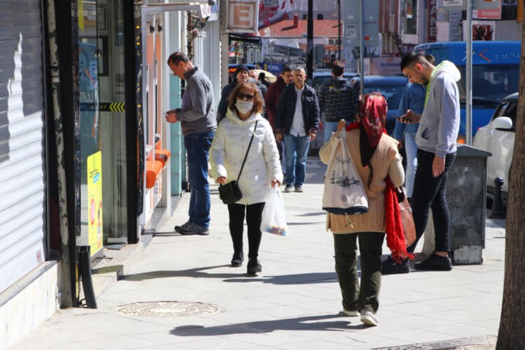 Korona virüs salgınında 65 yaş üstü için gizli tehlike