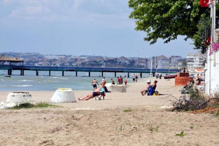 Yasağa rağmen deniz keyfi...