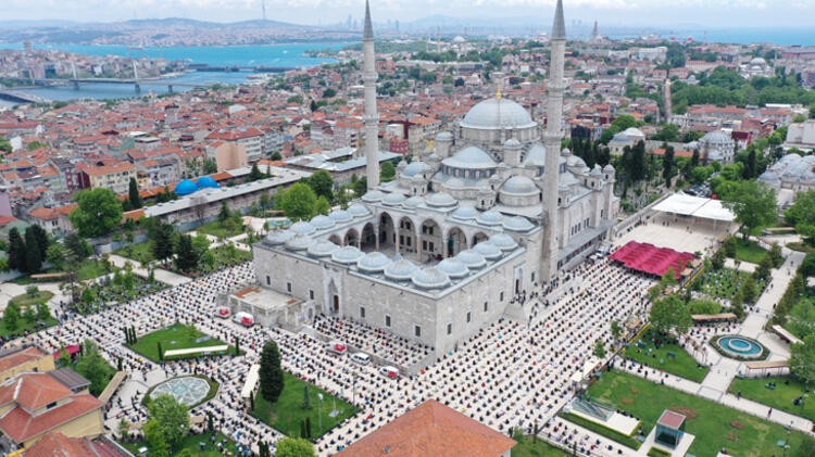 74 gün sonra ilk cuma namazı