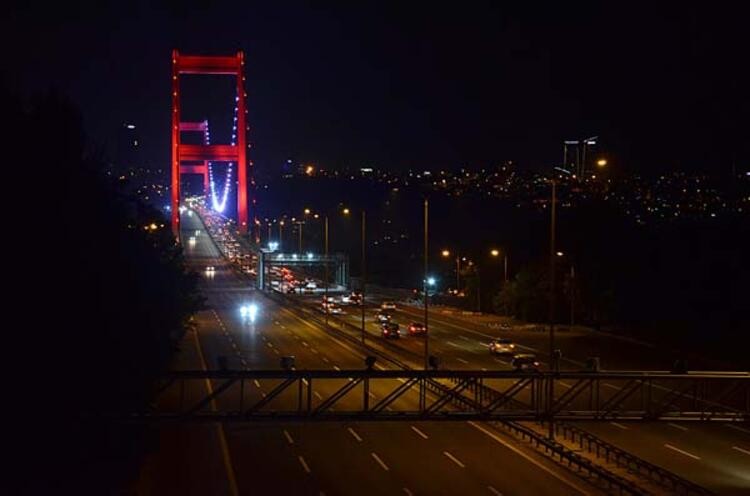 Kısıtlamalar bitti, trafikte yoğunluk başladı