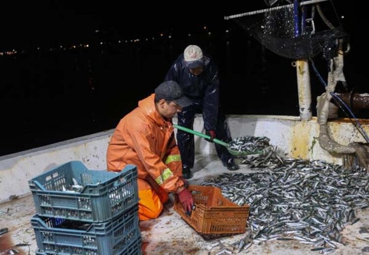 İstanbul Boğazı'nda balıkçılara gece denetimi