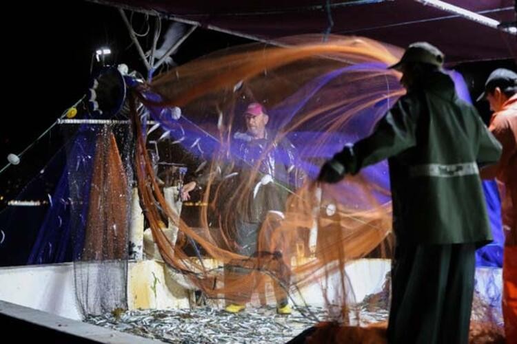 İstanbul Boğazı'nda balıkçılara gece denetimi