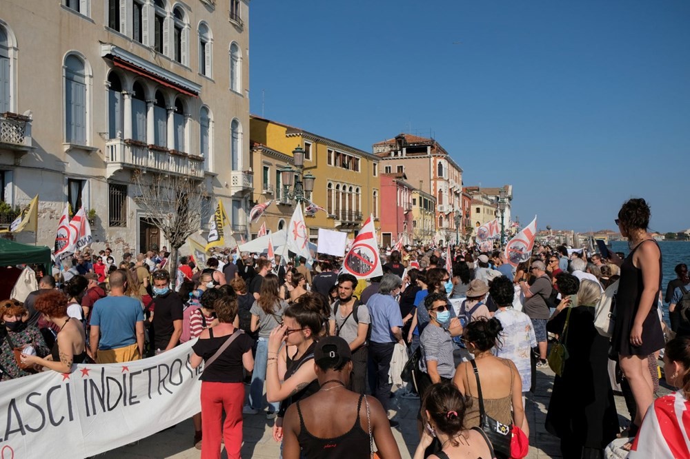 Venedik'te turist istemiyoruz protestosu