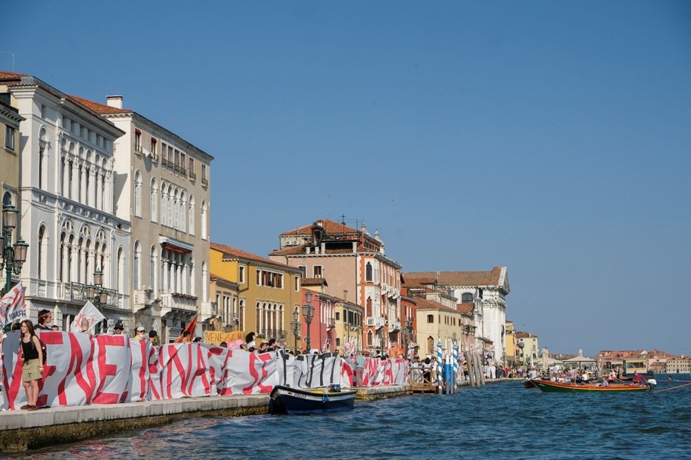 Venedik'te turist istemiyoruz protestosu