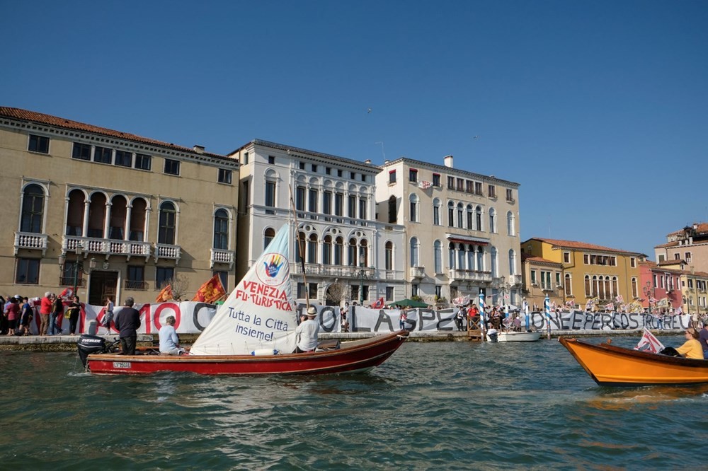 Venedik'te turist istemiyoruz protestosu