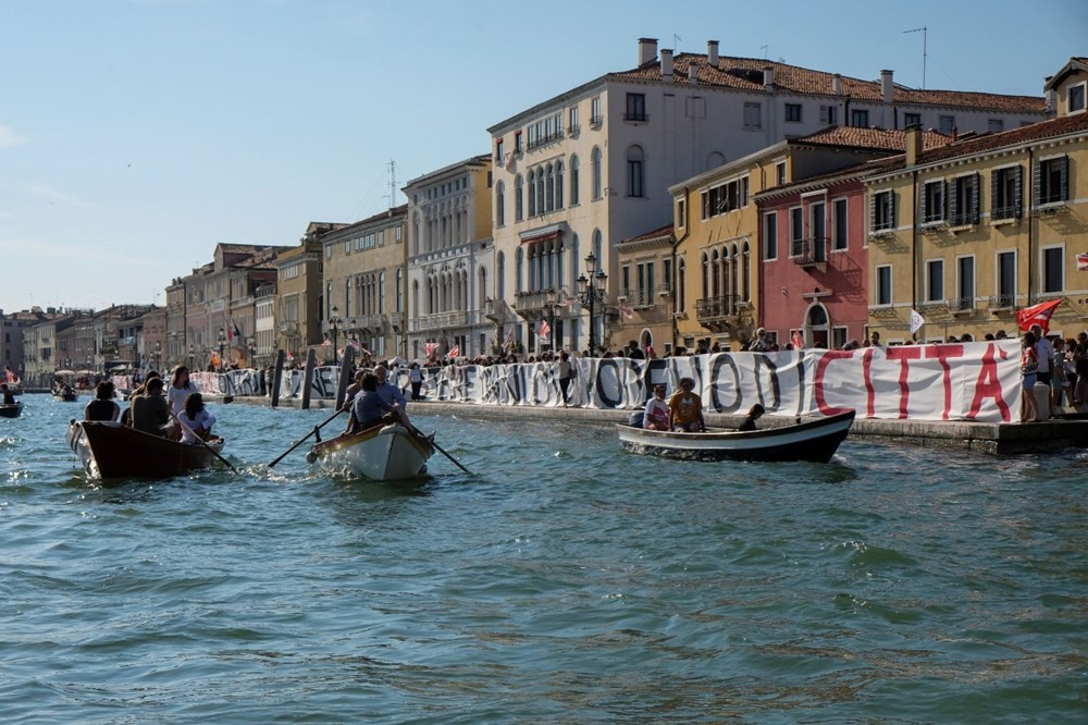 Venedik'te turist istemiyoruz protestosu