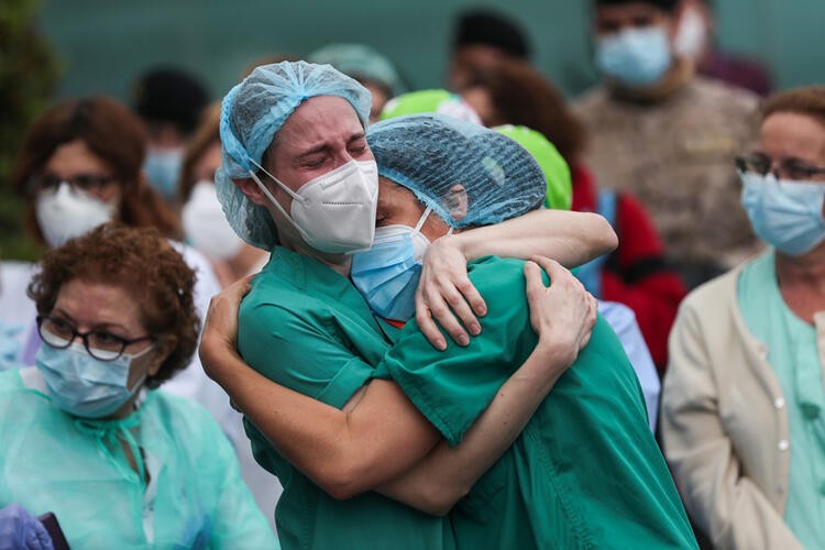 Korona virüsle mücadelede 'şimdiye kadar ölüm oranını azaltan ilk ilaç'