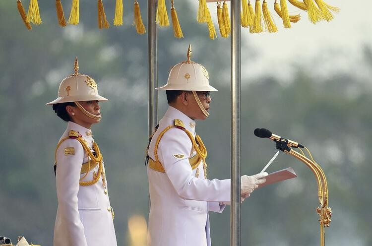  Tayland'da da yaşam biçimiyle şaşkına çeviren Kral Rama X tartışılıyor