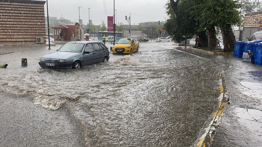 İstanbul'da sağanak, dolu ve hortum