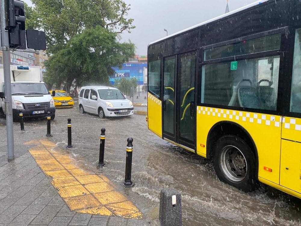 İstanbul'da sağanak, dolu ve hortum