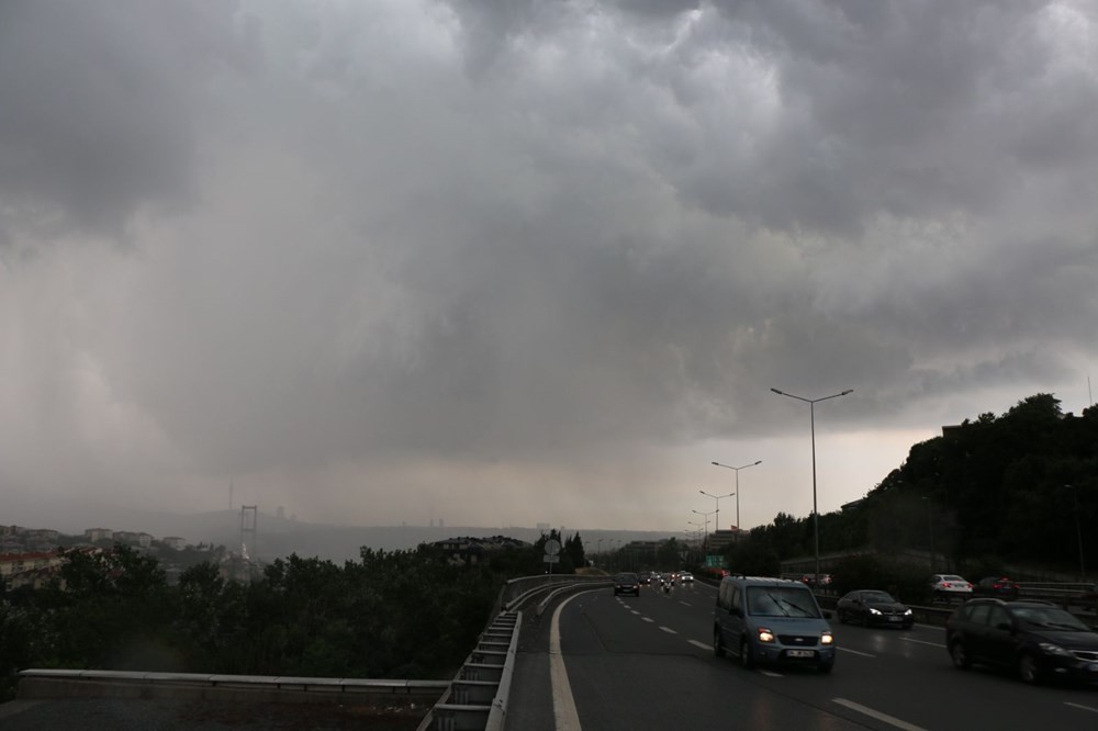 İstanbul'da sağanak, dolu ve hortum