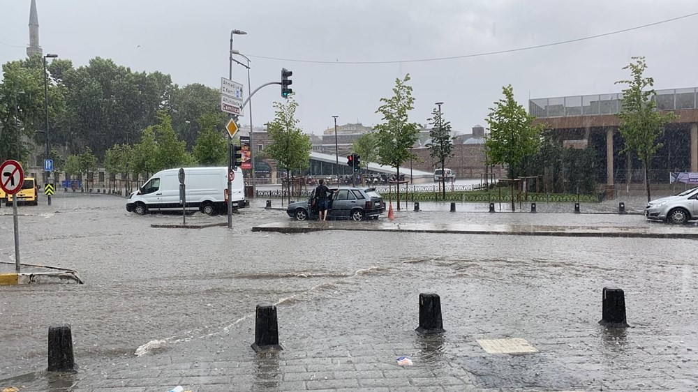 İstanbul'da sağanak, dolu ve hortum