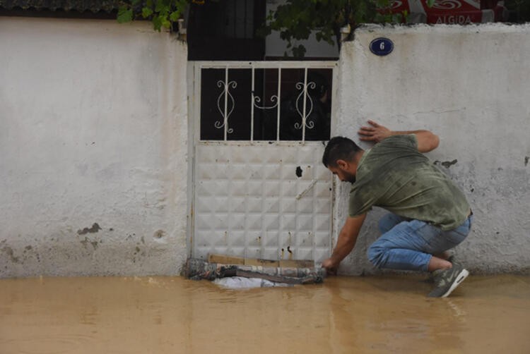 İzmir ve Bursa'nın ardından İstanbul'da da başladı! Süper hücre uyarısı