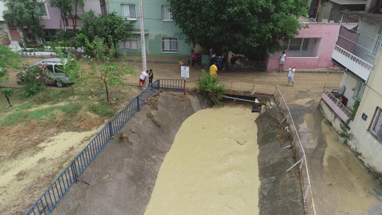 İzmir ve Bursa'nın ardından İstanbul'da da başladı! Süper hücre uyarısı