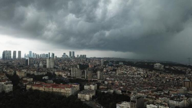 İzmir ve Bursa'nın ardından İstanbul'da da başladı! Süper hücre uyarısı